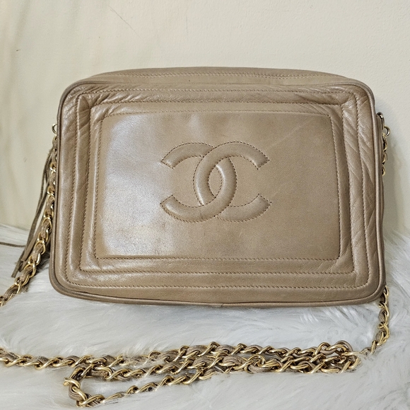 🐻 Chanel Camera Bag 🐻 - Picture 2 of 13